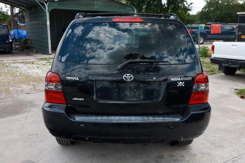 Black 2005 Toyota Highlander Base