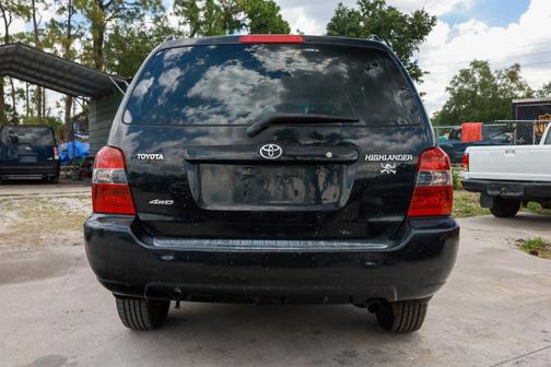 Black 2005 Toyota Highlander Base