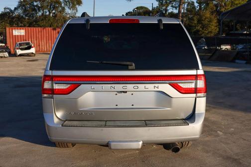 2017 Lincoln Navigator Select
