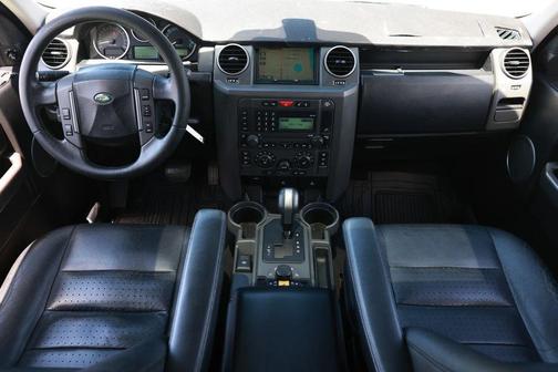 Chawton White 2005 Land Rover LR3 SE