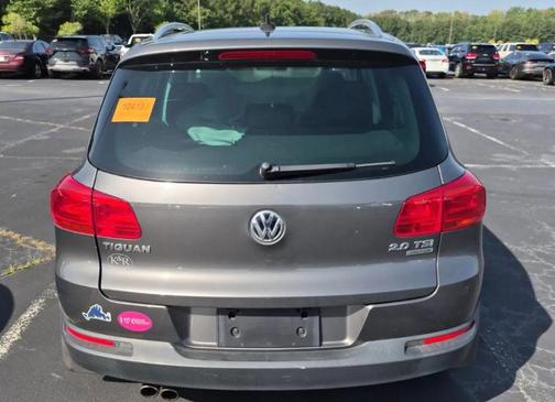 Pepper Gray Metallic 2013 Volkswagen Tiguan 2.0T SE 4MOTION
