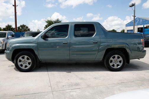 Blue 2008 Honda Ridgeline RTX