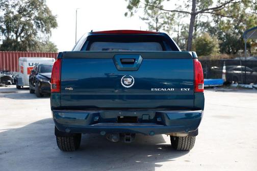 2005 Cadillac Escalade EXT Base