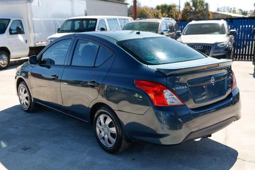 2015 Nissan Versa 1.6 S+