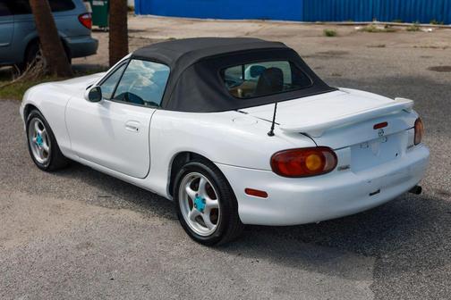 Twilight Blue Mica 1999 Mazda MX-5 Miata Convertible 2D