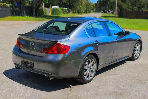 2011 INFINITI G37 Sport
