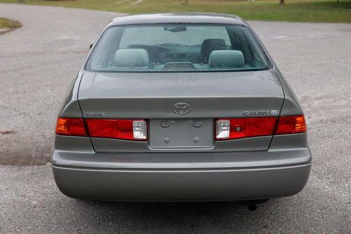 2001 Toyota Camry LE V6