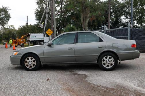 2001 Toyota Camry LE V6
