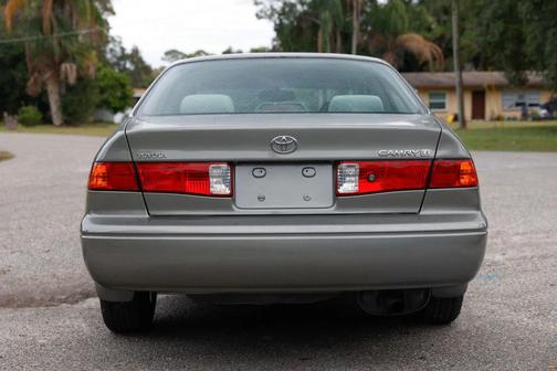 2001 Toyota Camry LE V6