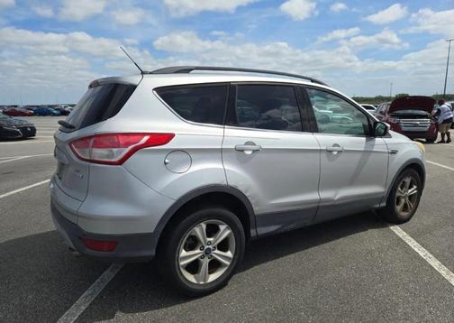 Ingot Silver Metallic 2014 Ford Escape SE