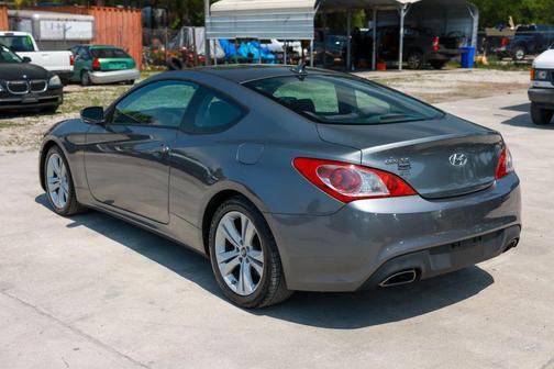 2011 Hyundai Genesis Coupe 2.0T