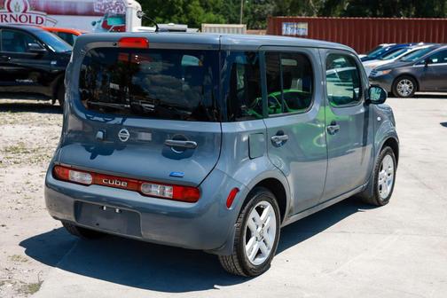 Gray 2013 Nissan Cube 1.8 SL