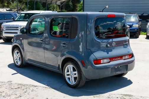 Gray 2013 Nissan Cube 1.8 SL