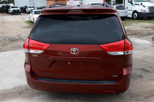 2012 Toyota Sienna XLE