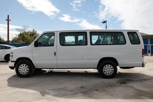 2014 Ford E350 Super Duty XLT