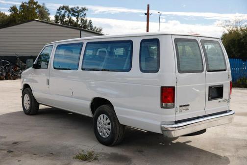 2014 Ford E350 Super Duty XLT