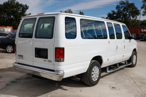 2014 Ford E350 Super Duty XLT