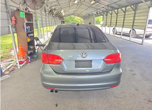 Gray 2012 Volkswagen Jetta SE
