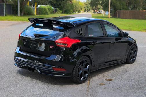 2016 Ford Focus ST 