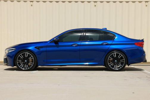 Marina Bay Blue Metallic 2018 BMW M5 Base
