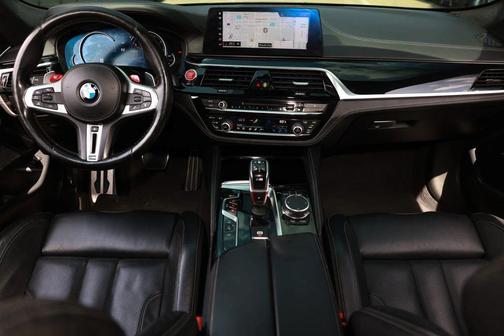 Marina Bay Blue Metallic 2018 BMW M5 Base