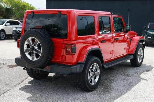 Firecracker Red Clearcoat 2022 Jeep Wrangler Unlimited Sahara