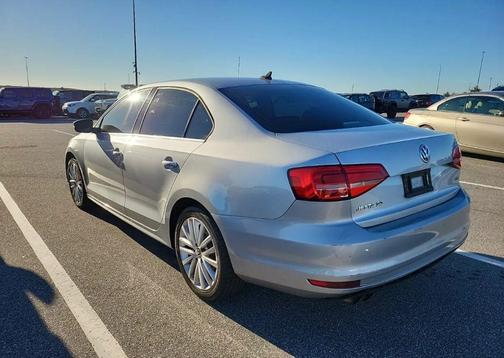 2015 Volkswagen Jetta Auto SE w/Connectivity/Navigation