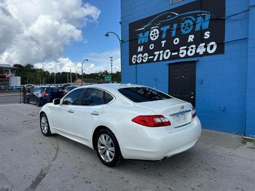 2011 INFINITI M37 Base