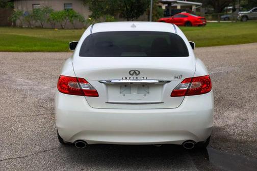 2011 INFINITI M37 Base