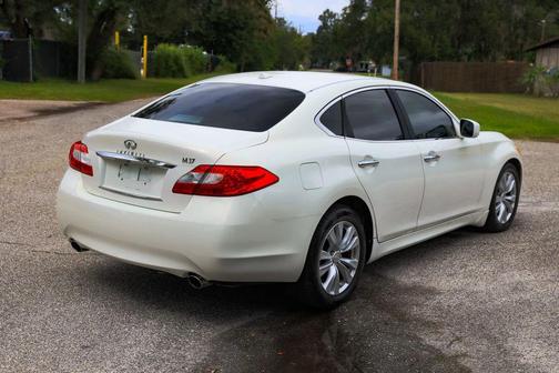 2011 INFINITI M37 Base