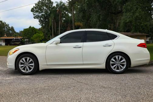 2011 INFINITI M37 Base