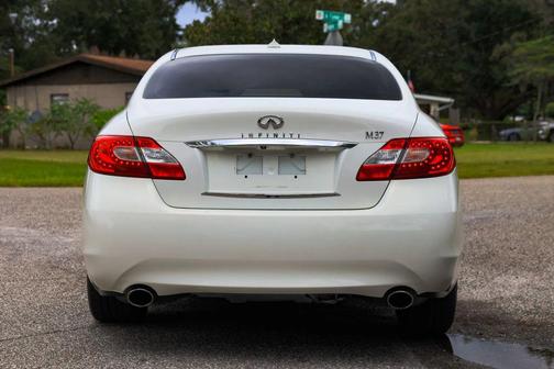 2011 INFINITI M37 Base