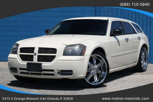 Cool Vanilla Clearcoat 2005 Dodge Magnum SE