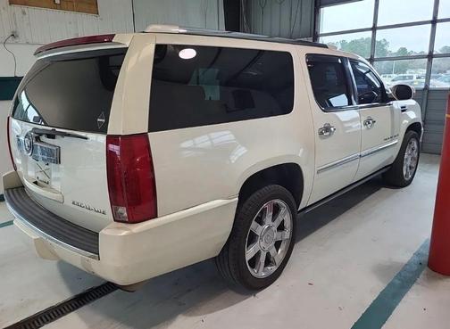 2007 Cadillac Escalade ESV Standard