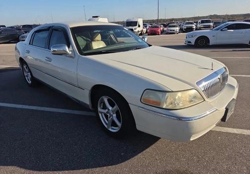 2003 Lincoln Town Car Executive