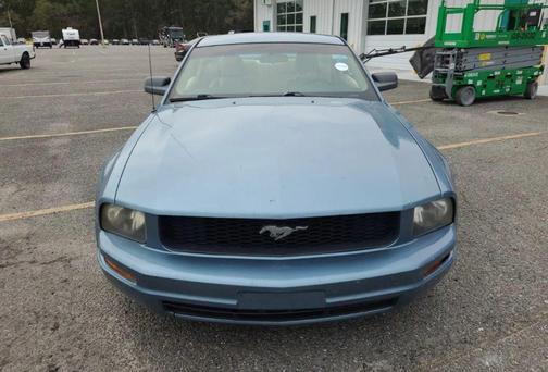2005 Ford Mustang Deluxe
