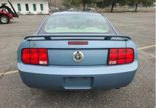 2005 Ford Mustang Deluxe