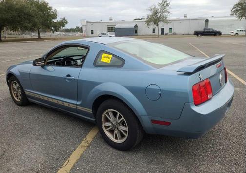 2005 Ford Mustang Deluxe