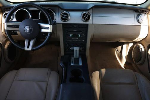 2005 Ford Mustang Deluxe