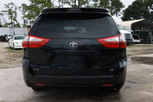 2015 Toyota Sienna LE