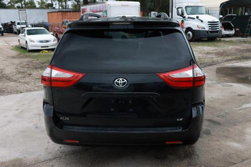 2015 Toyota Sienna LE
