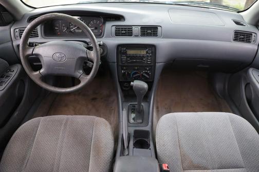 Lunar Mist Metallic 2001 Toyota Camry LE