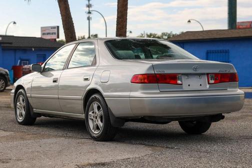 Lunar Mist Metallic 2001 Toyota Camry LE