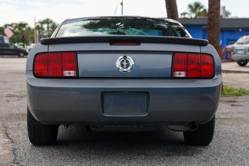 Gray 2007 Ford Mustang Deluxe