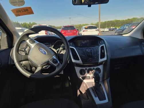 Black 2012 Ford Focus SE