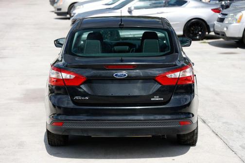 Black 2012 Ford Focus SE