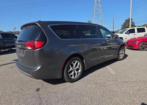 Granite Crystal Metallic Clearcoat 2018 Chrysler Pacifica Touring Plus