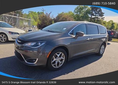 Granite Crystal Metallic Clearcoat 2018 Chrysler Pacifica Touring Plus