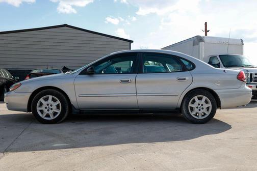 2007 Ford Taurus SE