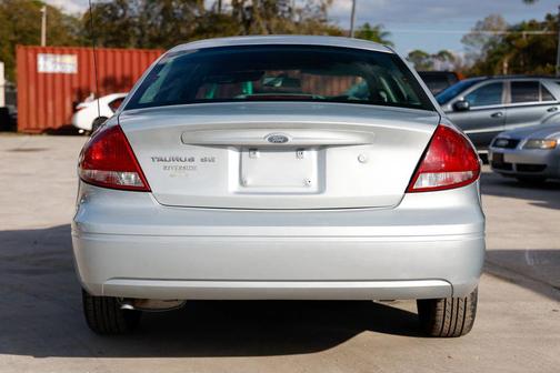 2007 Ford Taurus SE